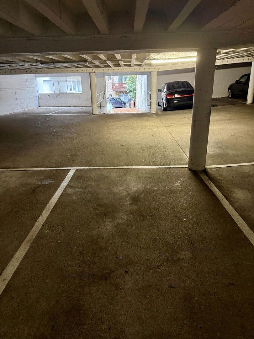 Prenájom garáže, Mozartstr. 5, Stuttgart, Bádensko-Wurttembersko Prenájom garáže, Mozartstr. 5, Stuttgart, Bádensko-Wurttembersko