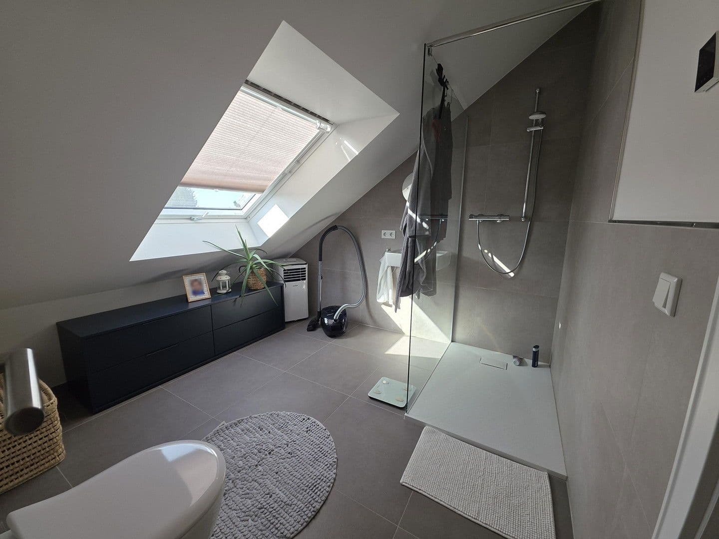 Prenájom bytu 4-izbový 135 m², Hilden, Severné Porýnie - Westfálsko Prenájom bytu 4-izbový 135 m², Hilden, Severné Porýnie - Westfálsko