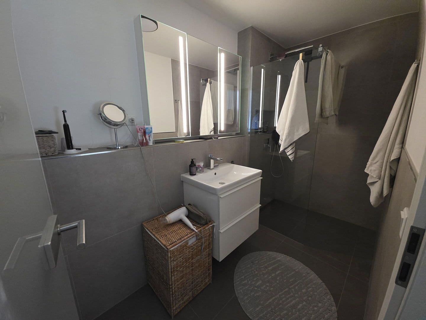 Prenájom bytu 4-izbový 135 m², Hilden, Severné Porýnie - Westfálsko Prenájom bytu 4-izbový 135 m², Hilden, Severné Porýnie - Westfálsko