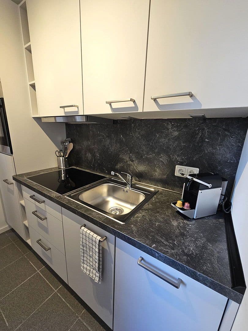 Prenájom bytu 1-izbový 27 m², Grabengasse 27, Köln, Severné Porýnie - Westfálsko Prenájom bytu 1-izbový 27 m², Grabengasse 27, Köln, Severné Porýnie - Westfálsko