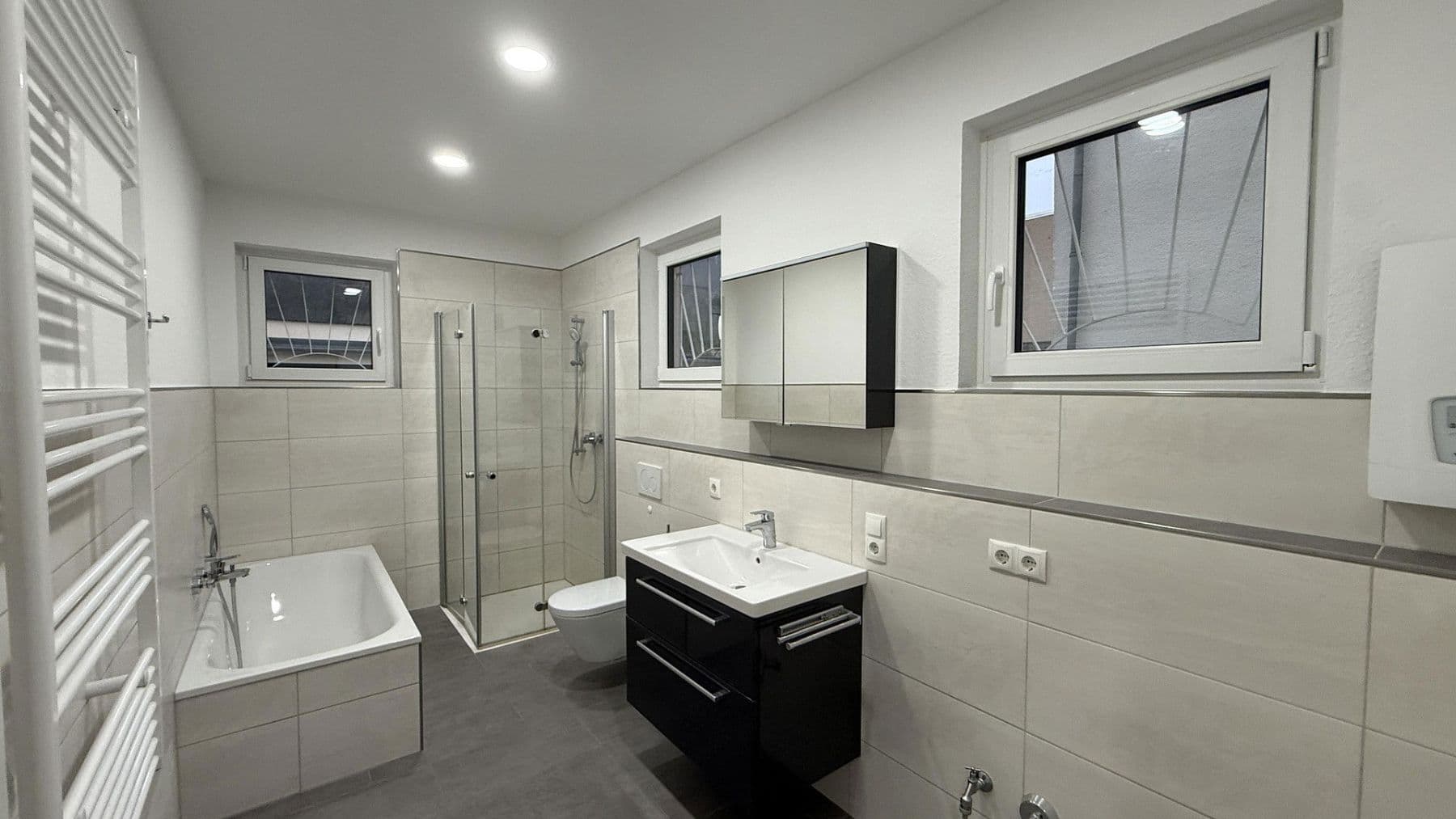 Prenájom bytu 5-izbový 117 m², Andernach, Porýnie-Falcko Prenájom bytu 5-izbový 117 m², Andernach, Porýnie-Falcko