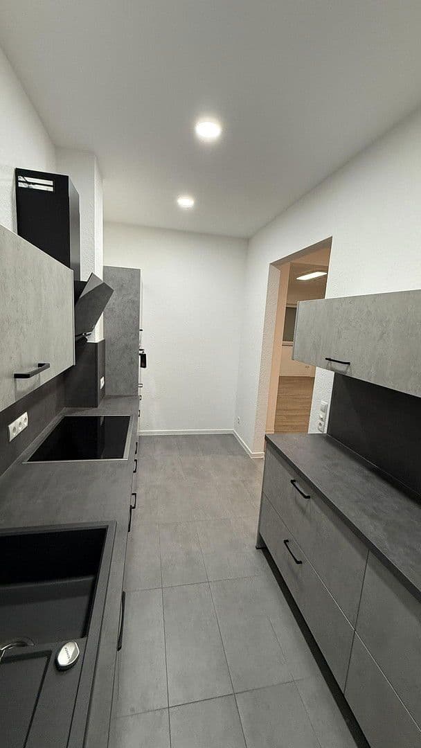 Prenájom bytu 5-izbový 117 m², Andernach, Porýnie-Falcko Prenájom bytu 5-izbový 117 m², Andernach, Porýnie-Falcko