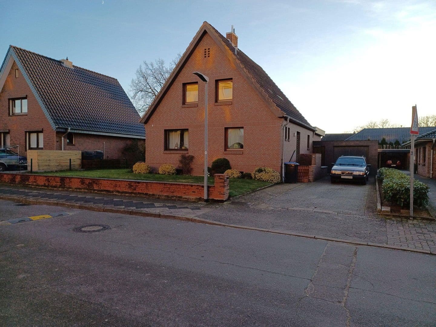 Predaj domu 130 m², pozemek 736 m², Nortorf, Šlezvicko-Holštajnsko Predaj domu 130 m², pozemek 736 m², Nortorf, Šlezvicko-Holštajnsko