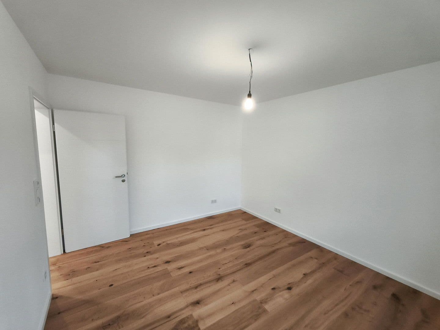 Prenájom bytu 3-izbový 71 m², Buchrainstraße 49, Frankfurt am Main, Hesensko Prenájom bytu 3-izbový 71 m², Buchrainstraße 49, Frankfurt am Main, Hesensko