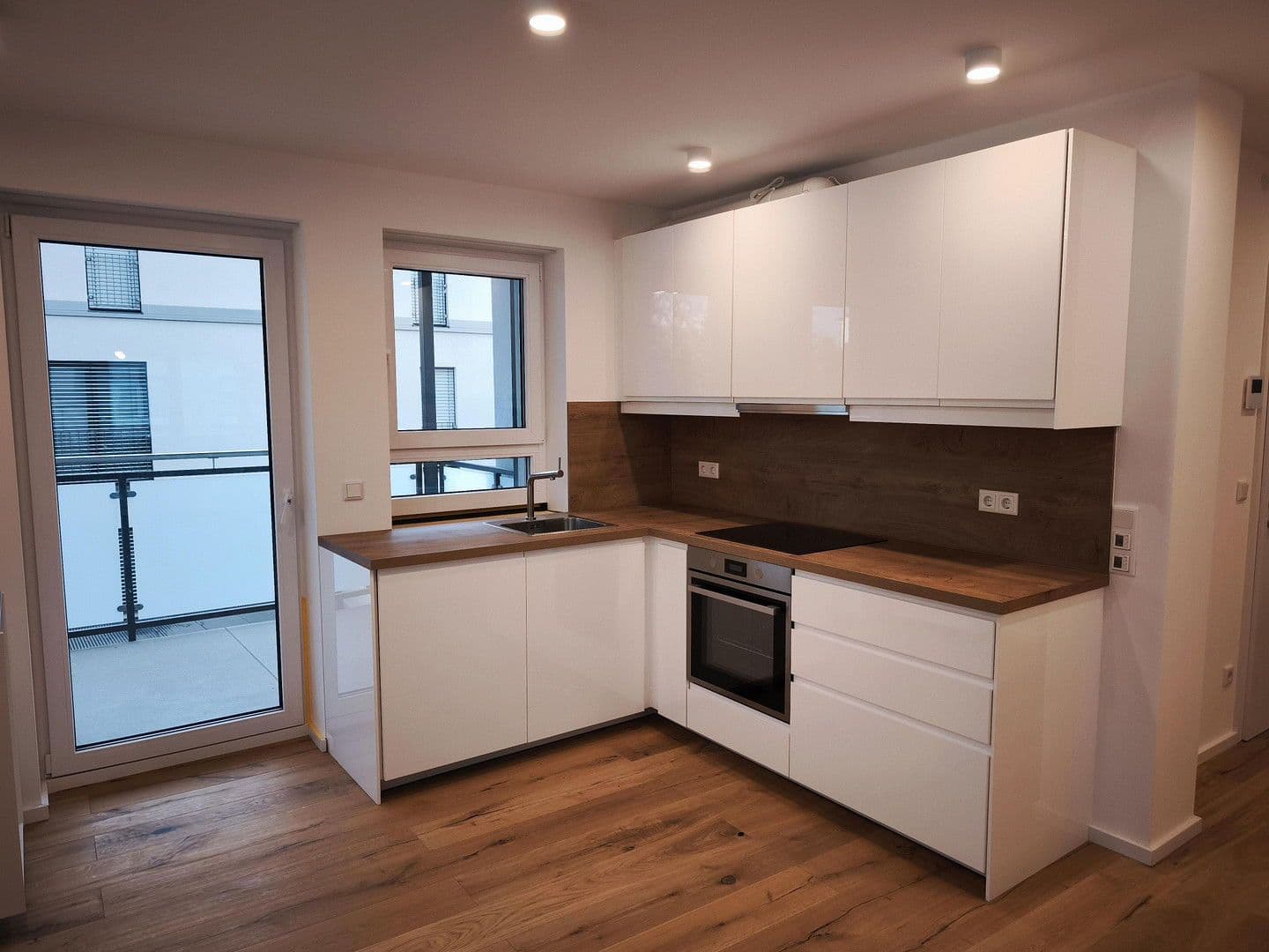 Prenájom bytu 3-izbový 71 m², Buchrainstraße 49, Frankfurt am Main, Hesensko Prenájom bytu 3-izbový 71 m², Buchrainstraße 49, Frankfurt am Main, Hesensko