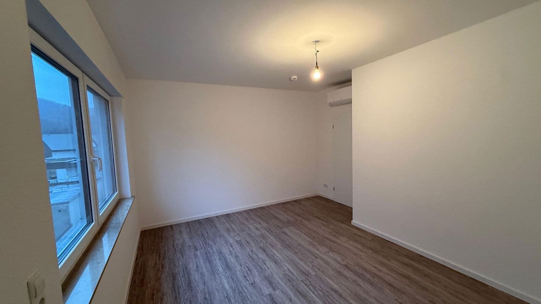 Prenájom bytu 3-izbový 102 m², Andernach, Porýnie-Falcko Prenájom bytu 3-izbový 102 m², Andernach, Porýnie-Falcko