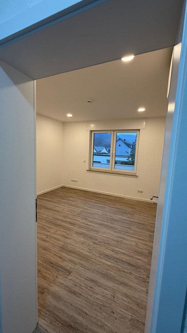 Prenájom bytu 3-izbový 102 m², Andernach, Porýnie-Falcko Prenájom bytu 3-izbový 102 m², Andernach, Porýnie-Falcko