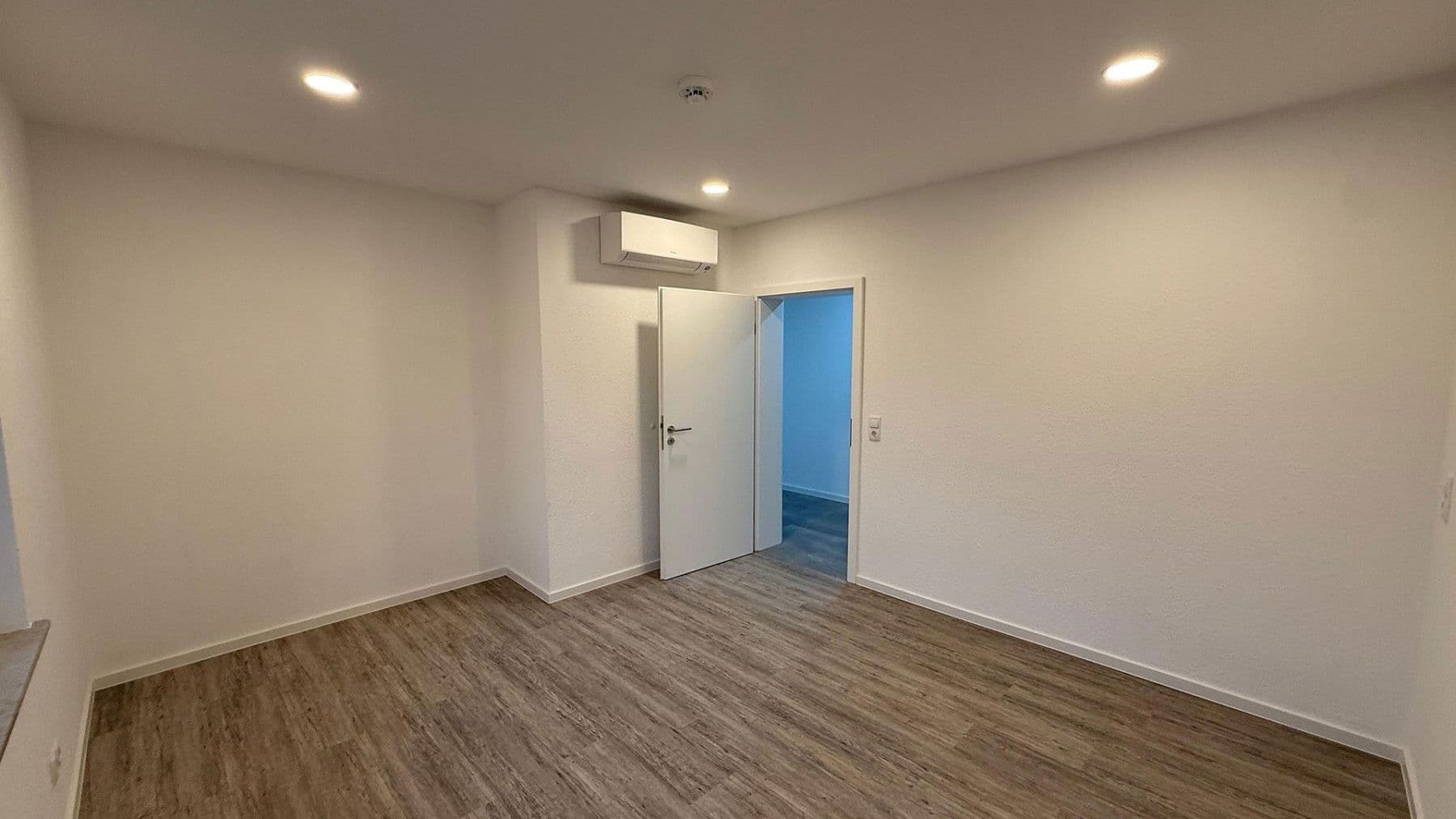 Prenájom bytu 3-izbový 102 m², Andernach, Porýnie-Falcko Prenájom bytu 3-izbový 102 m², Andernach, Porýnie-Falcko