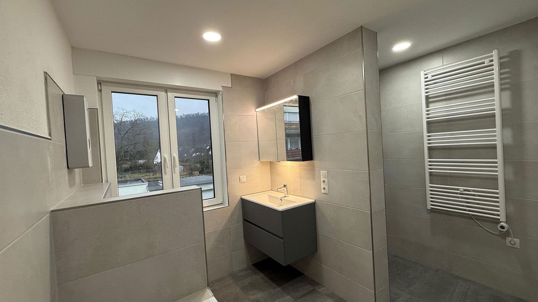 Prenájom bytu 3-izbový 102 m², Andernach, Porýnie-Falcko Prenájom bytu 3-izbový 102 m², Andernach, Porýnie-Falcko