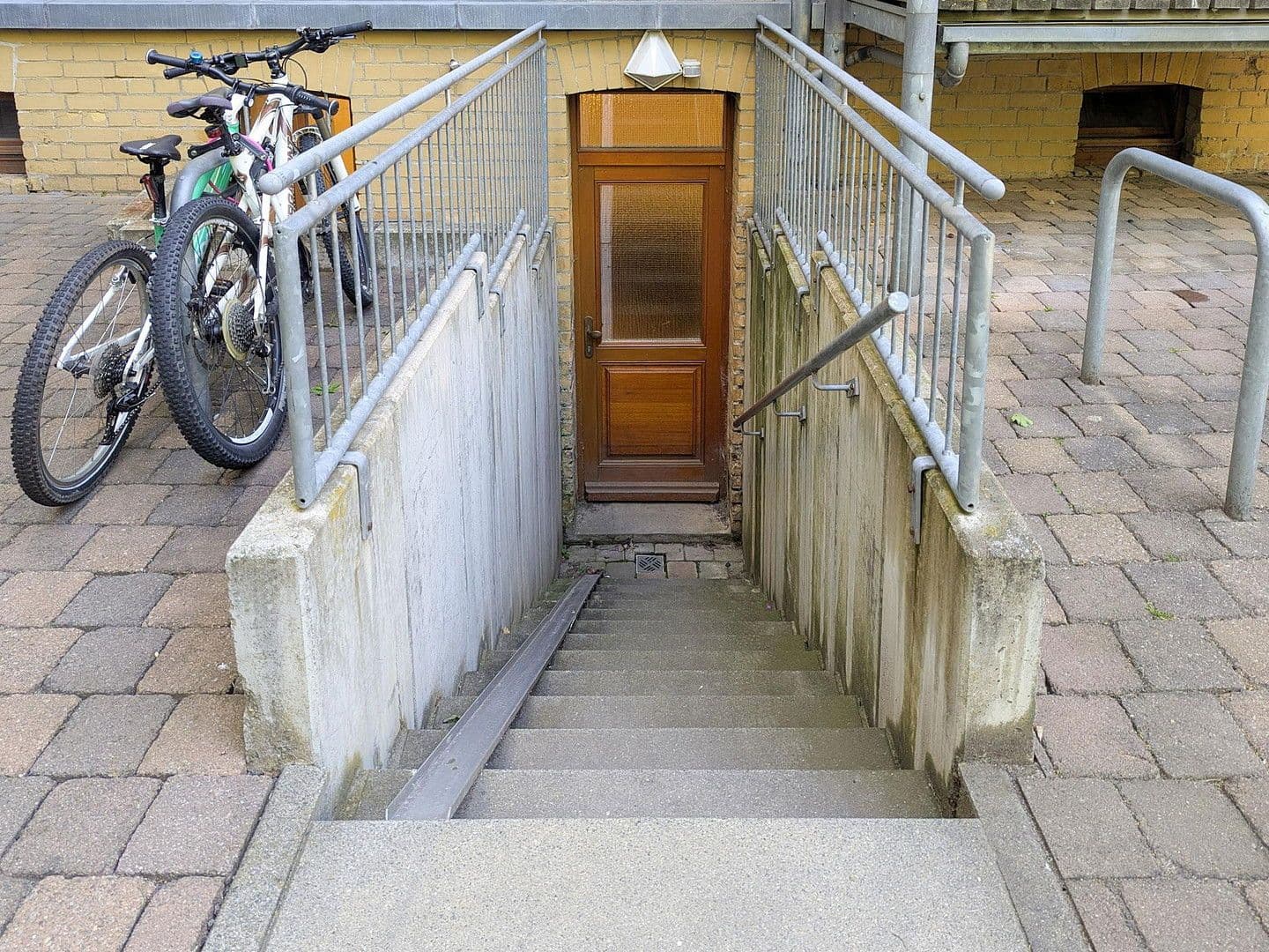 Prenájom bytu 2-izbový 61 m², Viertelsweg 47, Leipzig, Sasko Prenájom bytu 2-izbový 61 m², Viertelsweg 47, Leipzig, Sasko