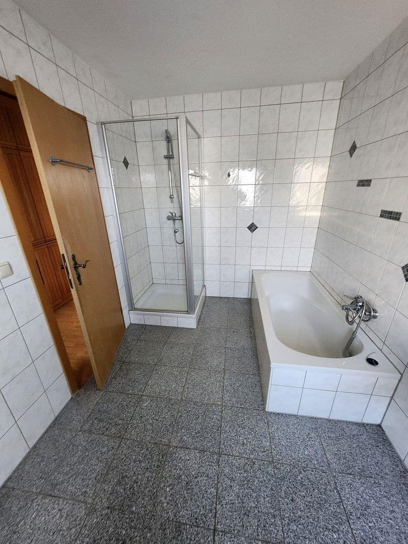 Prenájom bytu 4-izbový 110 m², Schöllnach, Bavorsko Prenájom bytu 4-izbový 110 m², Schöllnach, Bavorsko