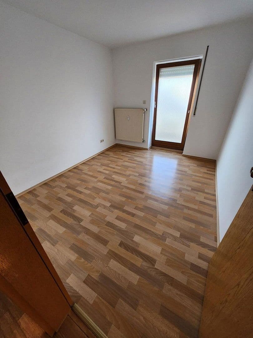 Prenájom bytu 4-izbový 110 m², Schöllnach, Bavorsko Prenájom bytu 4-izbový 110 m², Schöllnach, Bavorsko
