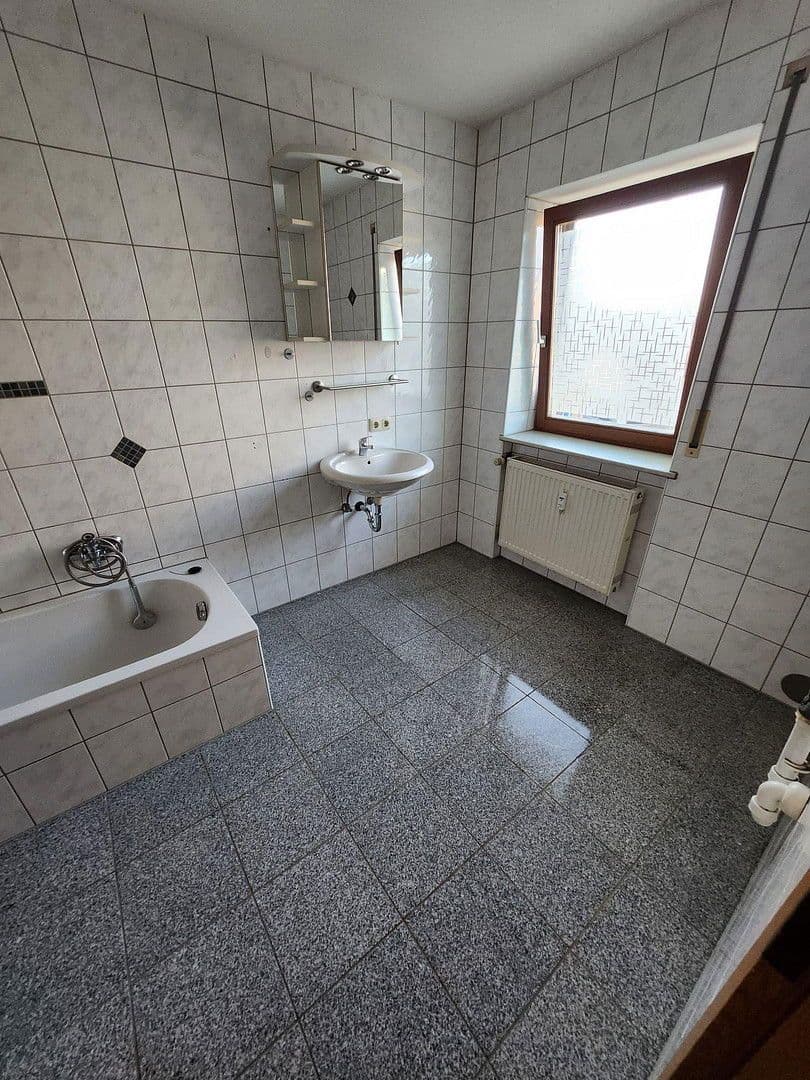 Prenájom bytu 4-izbový 110 m², Schöllnach, Bavorsko Prenájom bytu 4-izbový 110 m², Schöllnach, Bavorsko