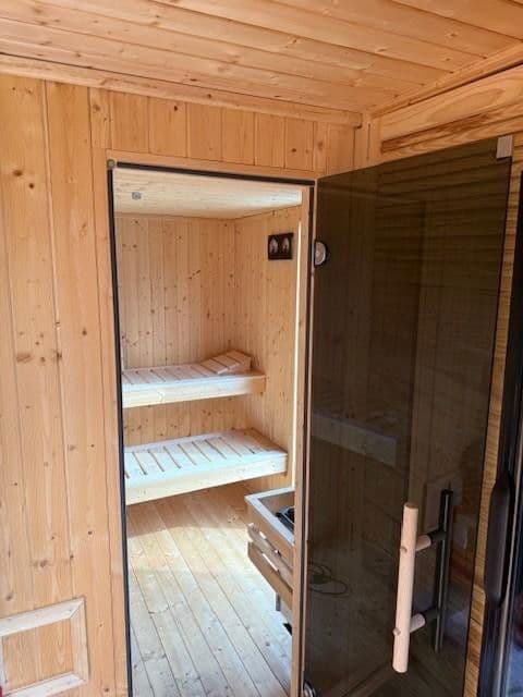 Predaj domu 230 m², pozemek 800 m², Berlin, Berlín Predaj domu 230 m², pozemek 800 m², Berlin, Berlín