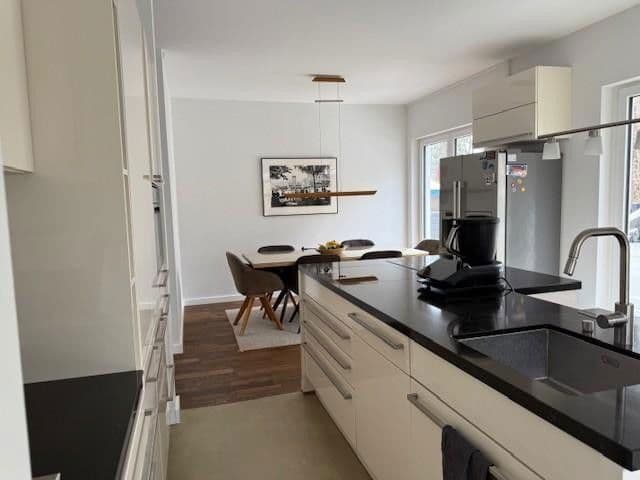 Predaj domu 230 m², pozemek 800 m², Berlin, Berlín Predaj domu 230 m², pozemek 800 m², Berlin, Berlín