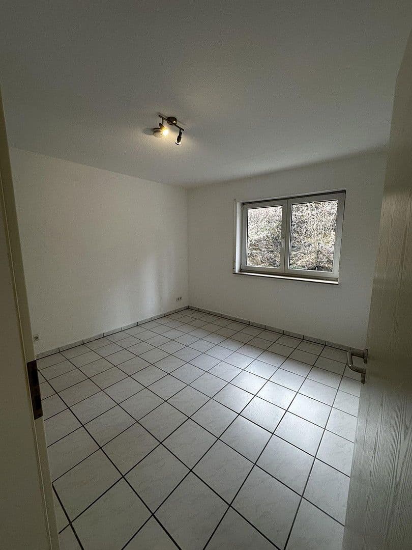 Prenájom bytu 3-izbový 85 m², Bensheim, Hesensko Prenájom bytu 3-izbový 85 m², Bensheim, Hesensko