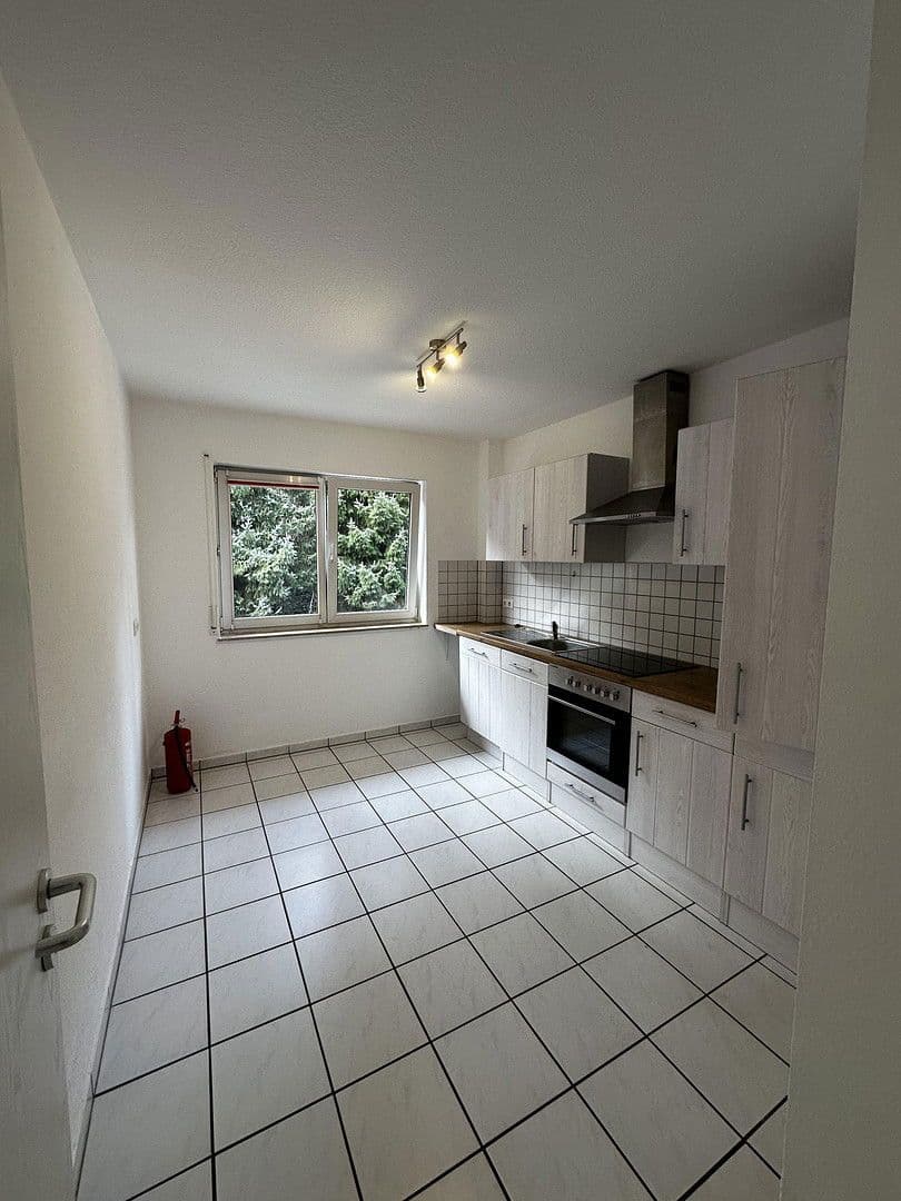 Prenájom bytu 3-izbový 85 m², Bensheim, Hesensko Prenájom bytu 3-izbový 85 m², Bensheim, Hesensko