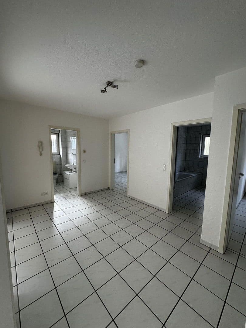 Prenájom bytu 3-izbový 85 m², Bensheim, Hesensko Prenájom bytu 3-izbový 85 m², Bensheim, Hesensko