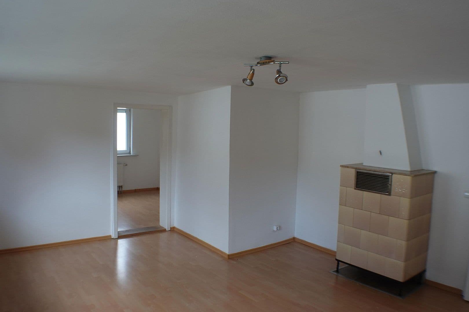 Predaj domu 270 m², pozemek 416 m², Dorfstr. 13, Vöhringen, Bádensko-Wurttembersko Predaj domu 270 m², pozemek 416 m², Dorfstr. 13, Vöhringen, Bádensko-Wurttembersko