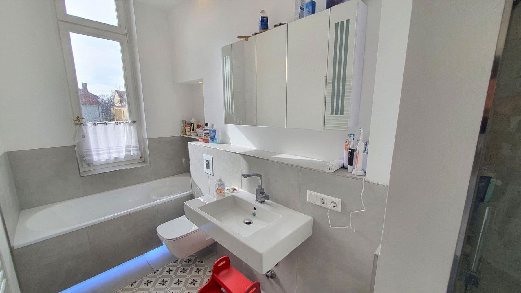 Prenájom bytu 7-izbový 200 m², Berlin, Berlín Prenájom bytu 7-izbový 200 m², Berlin, Berlín