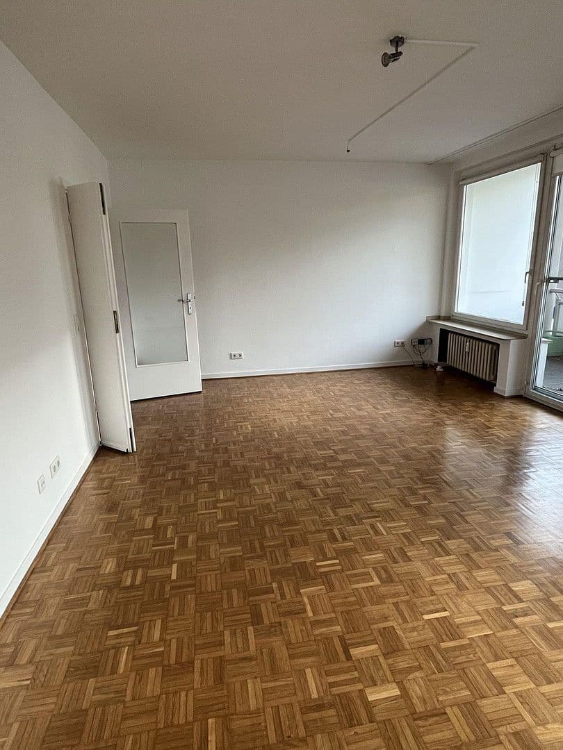 Prenájom bytu 2-izbový 75 m², Krefeld, Severné Porýnie - Westfálsko Prenájom bytu 2-izbový 75 m², Krefeld, Severné Porýnie - Westfálsko