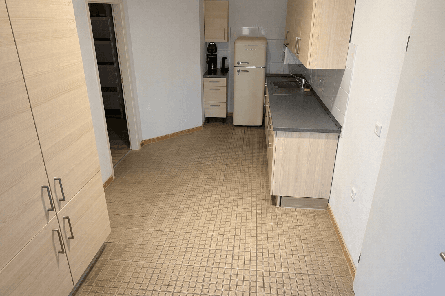 Prenájom kancelárie 196 m², Berliner Straße 191, Halle (Saale), Sasko-Anhaltsko Prenájom kancelárie 196 m², Berliner Straße 191, Halle (Saale), Sasko-Anhaltsko