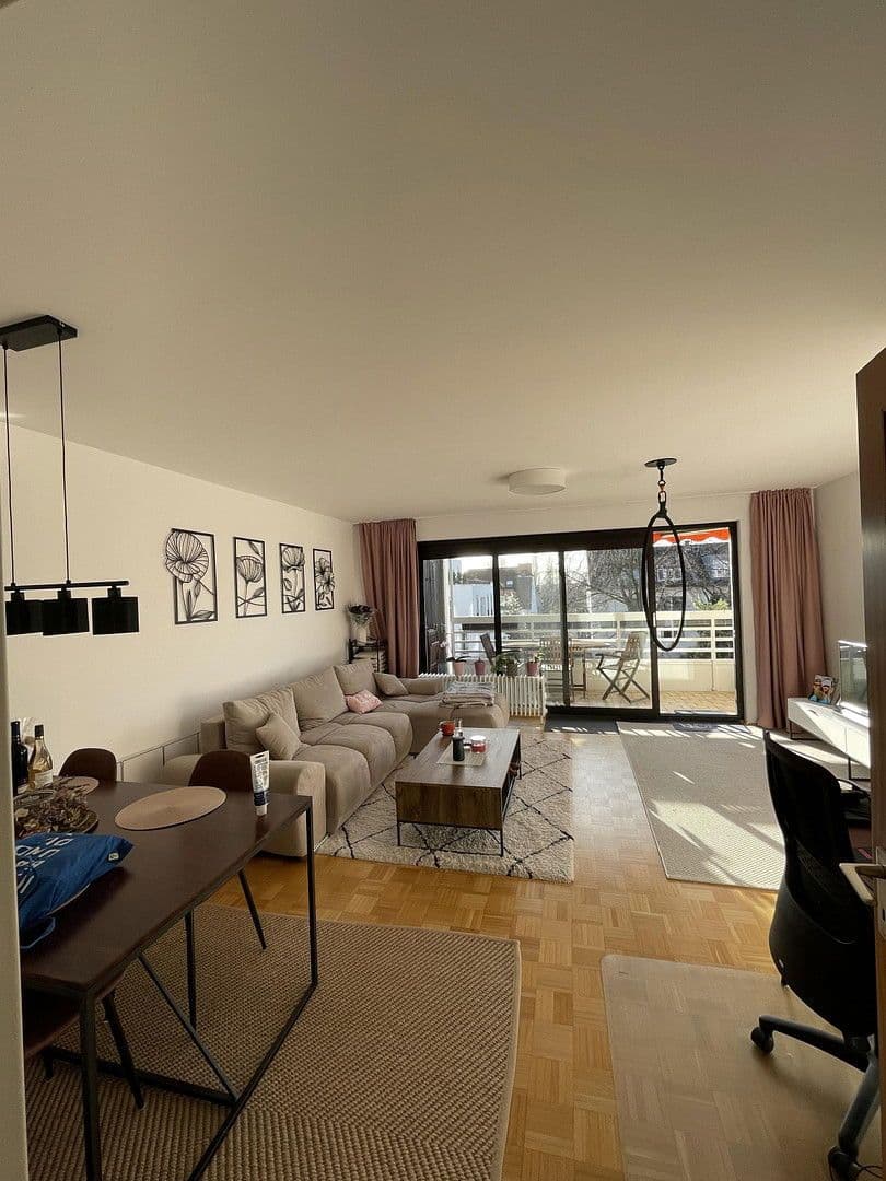 Prenájom bytu 2-izbový 60 m², Düsseldorf, Severné Porýnie - Westfálsko Prenájom bytu 2-izbový 60 m², Düsseldorf, Severné Porýnie - Westfálsko