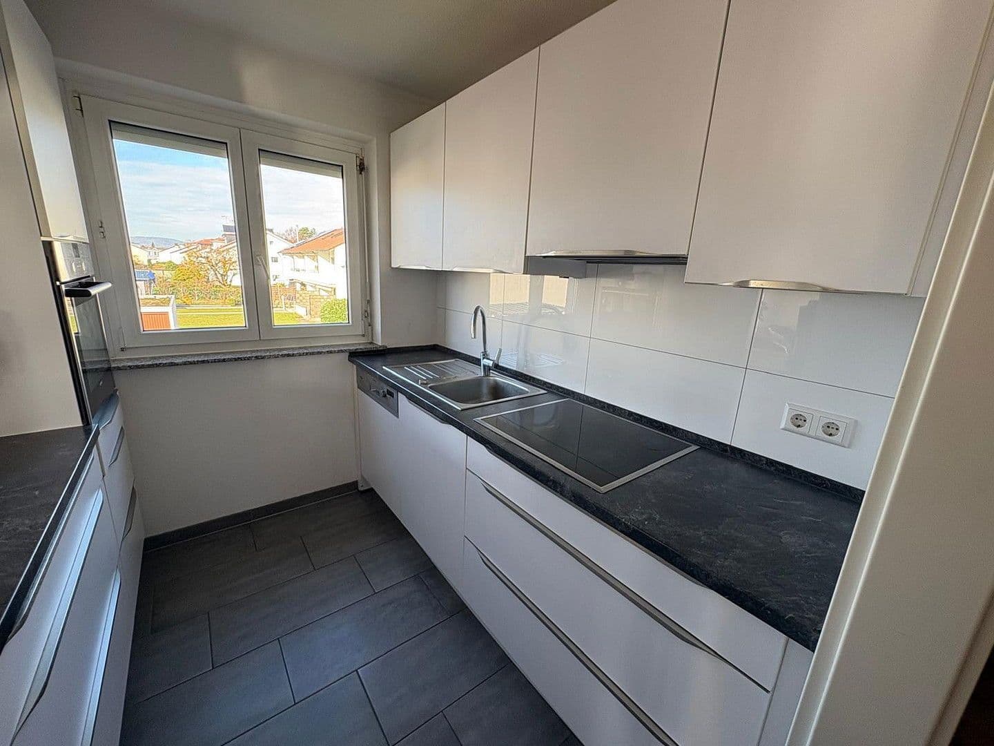 Prenájom bytu 2-izbový 63 m², Friedrichshafen, Bádensko-Wurttembersko Prenájom bytu 2-izbový 63 m², Friedrichshafen, Bádensko-Wurttembersko