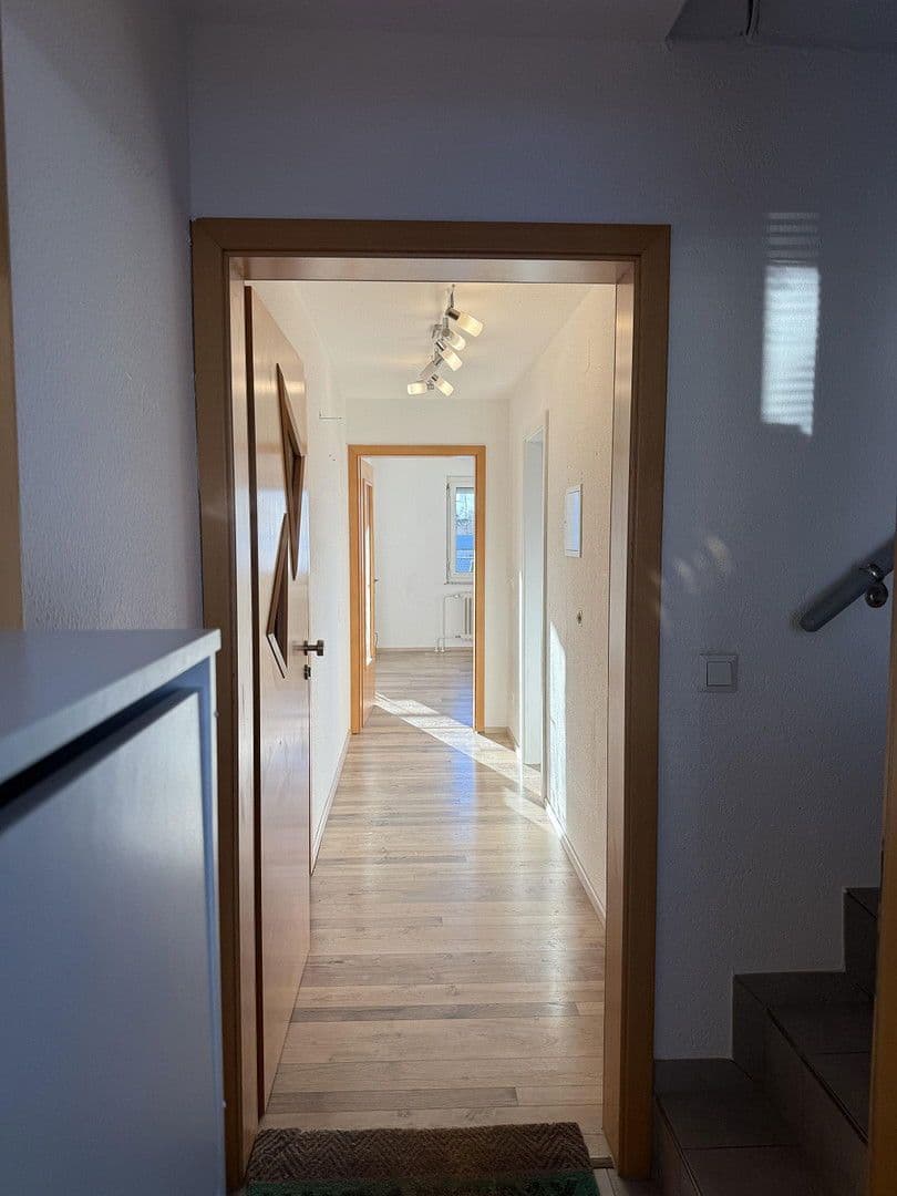 Prenájom bytu 2-izbový 63 m², Friedrichshafen, Bádensko-Wurttembersko Prenájom bytu 2-izbový 63 m², Friedrichshafen, Bádensko-Wurttembersko