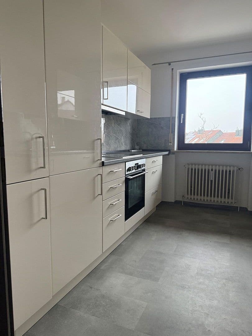 Prenájom bytu 3-izbový 107 m², Günzburg, Bavorsko Prenájom bytu 3-izbový 107 m², Günzburg, Bavorsko