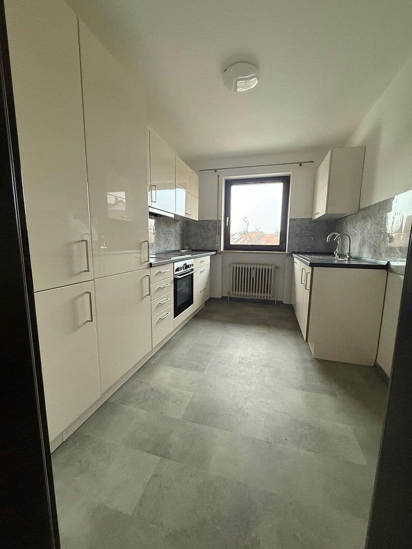 Prenájom bytu 3-izbový 107 m², Günzburg, Bavorsko Prenájom bytu 3-izbový 107 m², Günzburg, Bavorsko