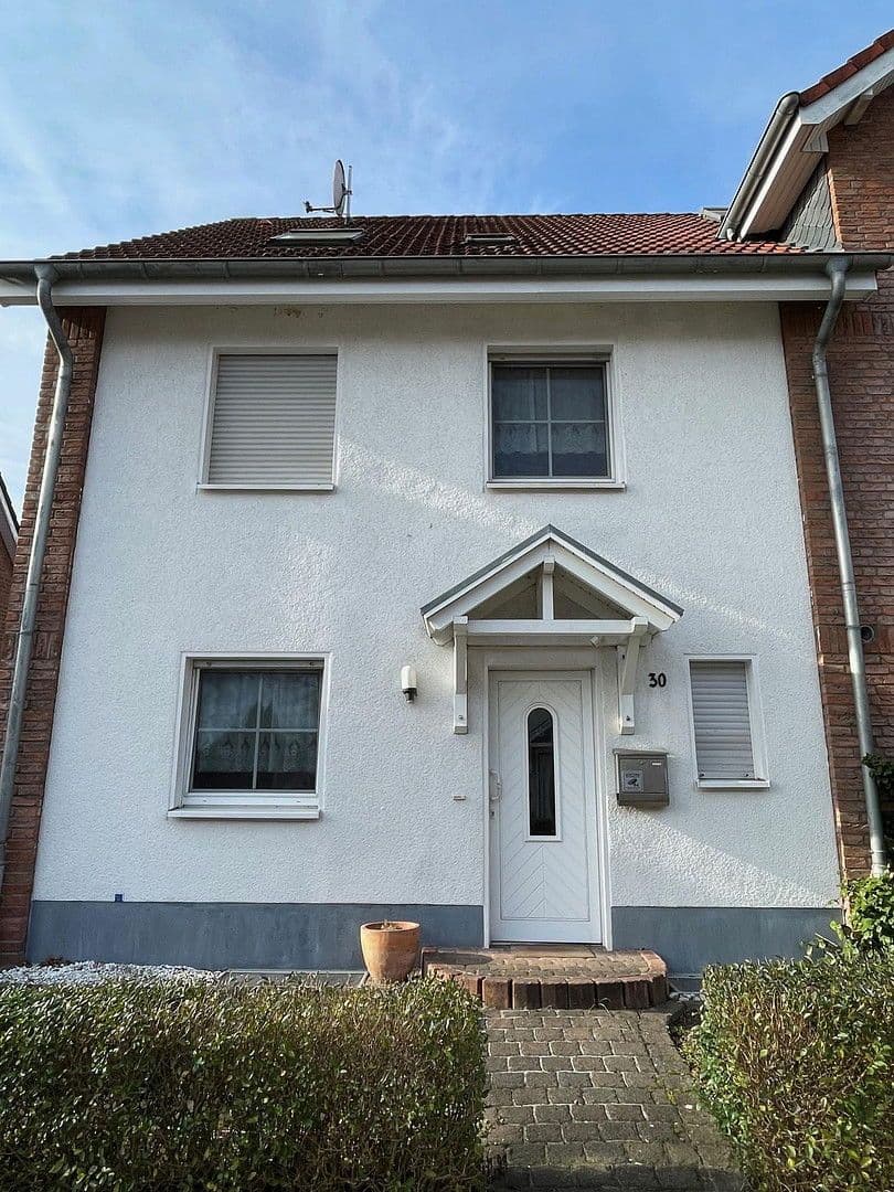 Predaj domu 147 m², pozemek 286 m², Moers, Severné Porýnie - Westfálsko Predaj domu 147 m², pozemek 286 m², Moers, Severné Porýnie - Westfálsko