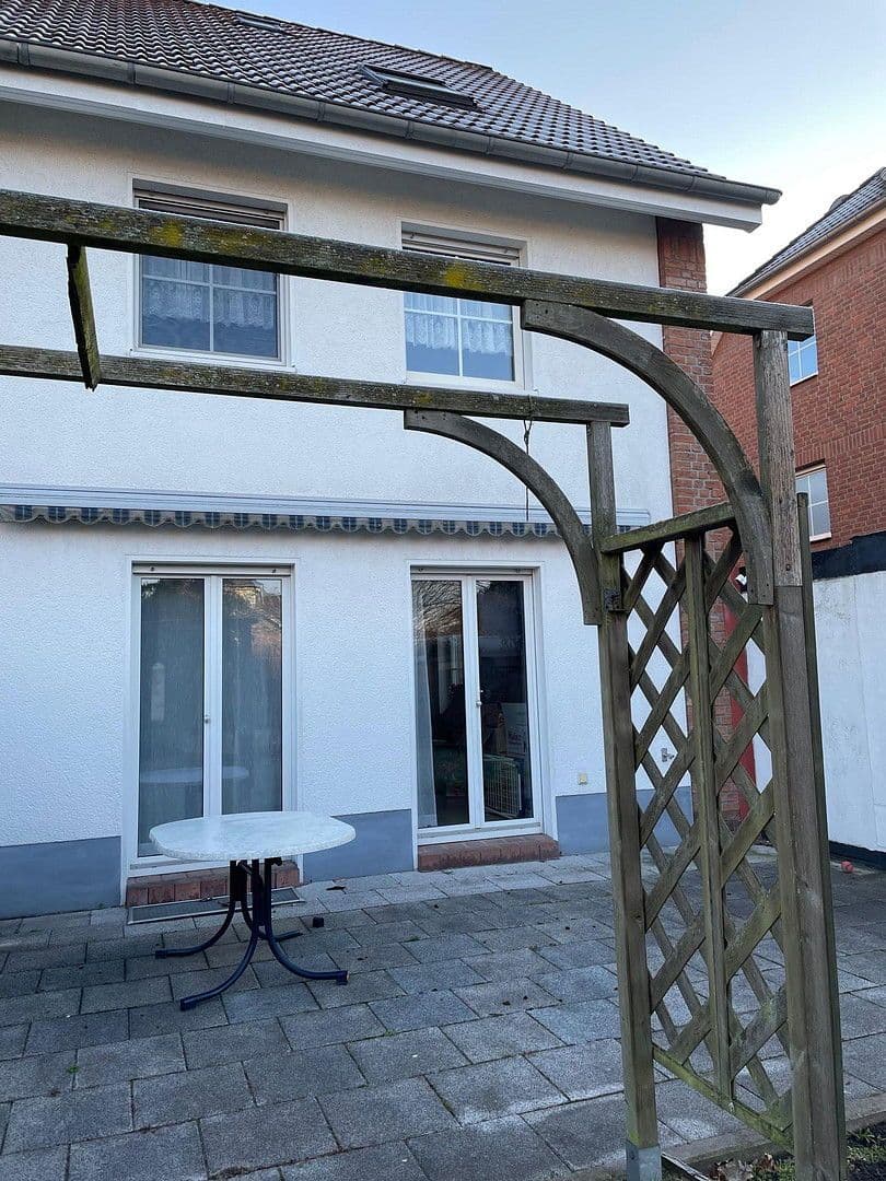 Predaj domu 147 m², pozemek 286 m², Moers, Severné Porýnie - Westfálsko Predaj domu 147 m², pozemek 286 m², Moers, Severné Porýnie - Westfálsko