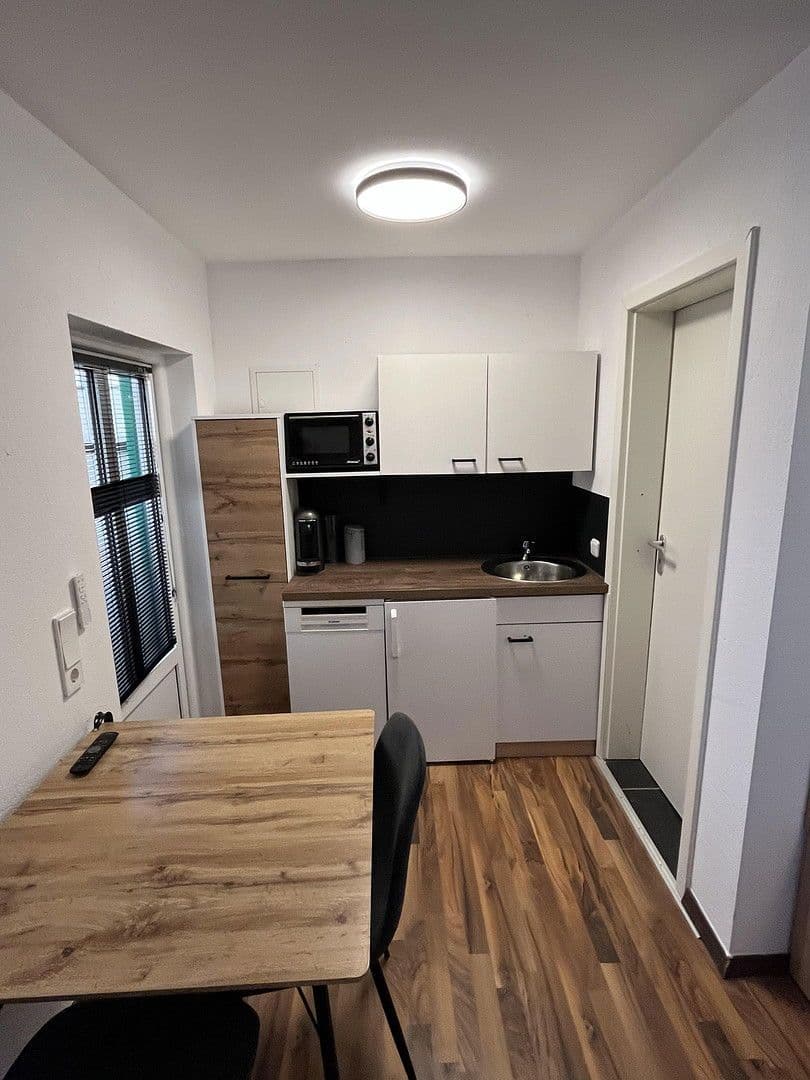 Prenájom bytu 1-izbový 25 m², Frankfurt, Hesensko Prenájom bytu 1-izbový 25 m², Frankfurt, Hesensko