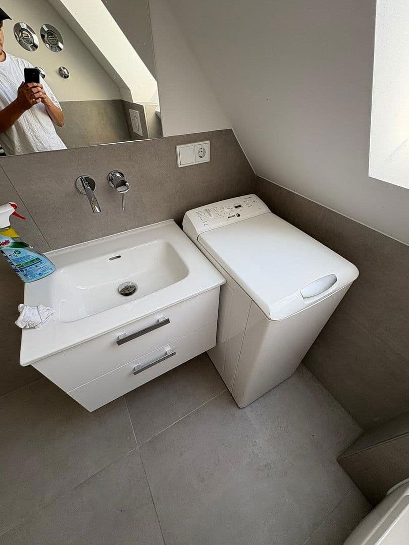 Prenájom bytu 1-izbový 40 m², Kilihofstr. 2, München, Bavorsko Prenájom bytu 1-izbový 40 m², Kilihofstr. 2, München, Bavorsko