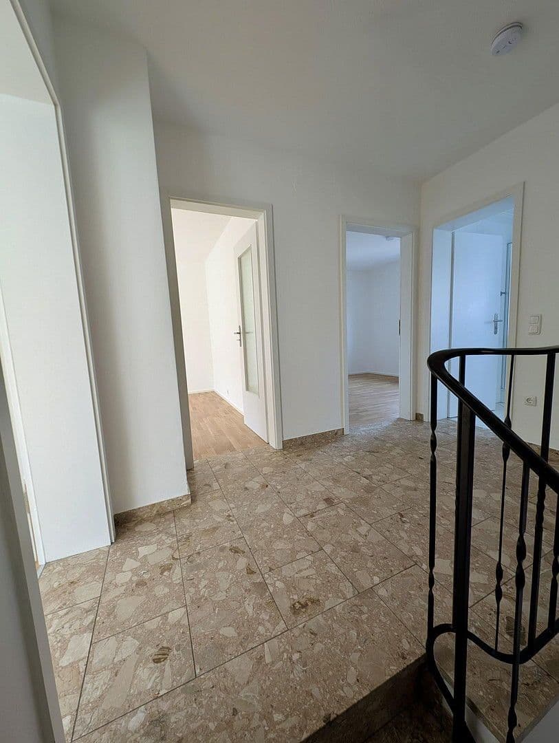 Prenájom domu 154 m², pozemek 414 m², Fürstenfeldbruck, Bavorsko Prenájom domu 154 m², pozemek 414 m², Fürstenfeldbruck, Bavorsko