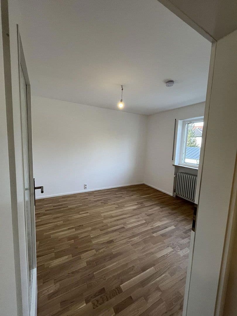 Prenájom domu 154 m², pozemek 414 m², Fürstenfeldbruck, Bavorsko Prenájom domu 154 m², pozemek 414 m², Fürstenfeldbruck, Bavorsko