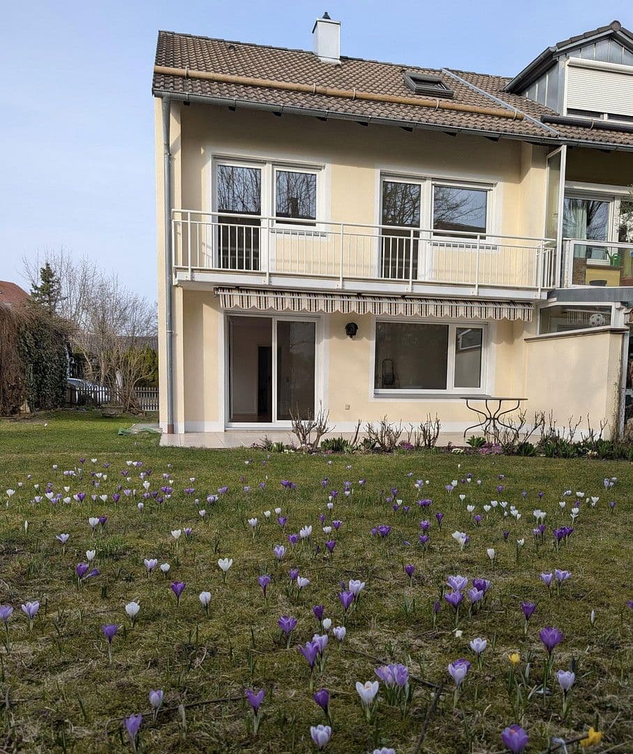 Prenájom domu 154 m², pozemek 414 m², Fürstenfeldbruck, Bavorsko Prenájom domu 154 m², pozemek 414 m², Fürstenfeldbruck, Bavorsko