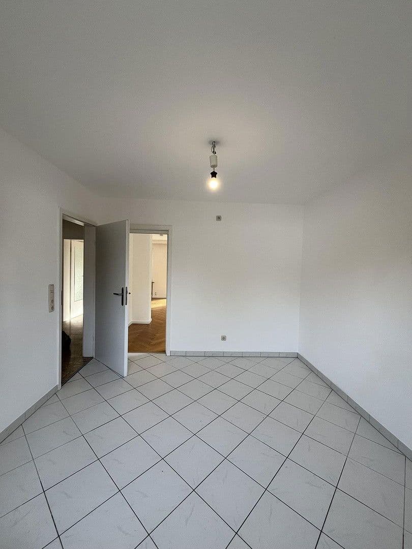 Prenájom domu 154 m², pozemek 414 m², Fürstenfeldbruck, Bavorsko Prenájom domu 154 m², pozemek 414 m², Fürstenfeldbruck, Bavorsko