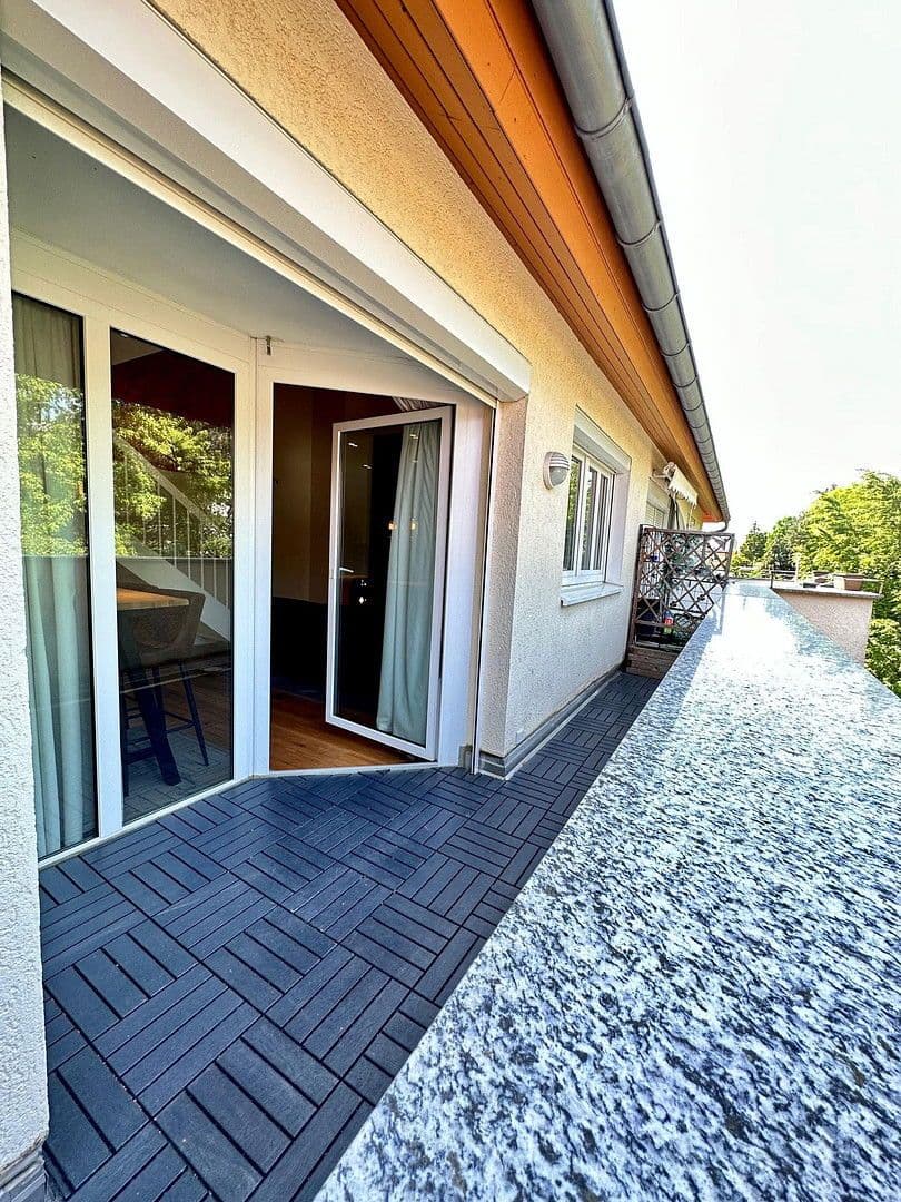 Prenájom bytu 2-izbový 56 m², Friedrich Staude Strasse. 2, Zwickau, Sasko Prenájom bytu 2-izbový 56 m², Friedrich Staude Strasse. 2, Zwickau, Sasko