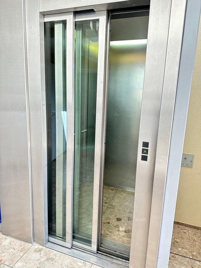 Prenájom bytu 2-izbový 56 m², Friedrich Staude Strasse. 2, Zwickau, Sasko Prenájom bytu 2-izbový 56 m², Friedrich Staude Strasse. 2, Zwickau, Sasko