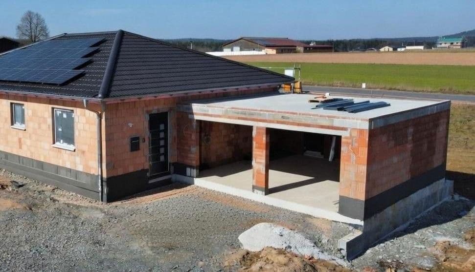 Predaj domu 135 m², pozemek 567 m², Marderweg 13, Irchenrieth, Bavorsko Predaj domu 135 m², pozemek 567 m², Marderweg 13, Irchenrieth, Bavorsko