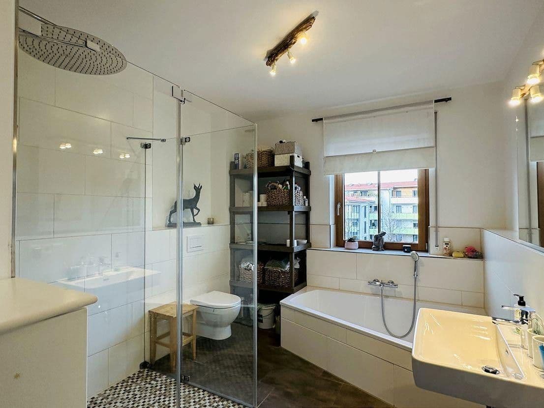 Predaj bytu 3-izbový 90 m², Inntalstraße 8, Brannenburg, Bavorsko Predaj bytu 3-izbový 90 m², Inntalstraße 8, Brannenburg, Bavorsko