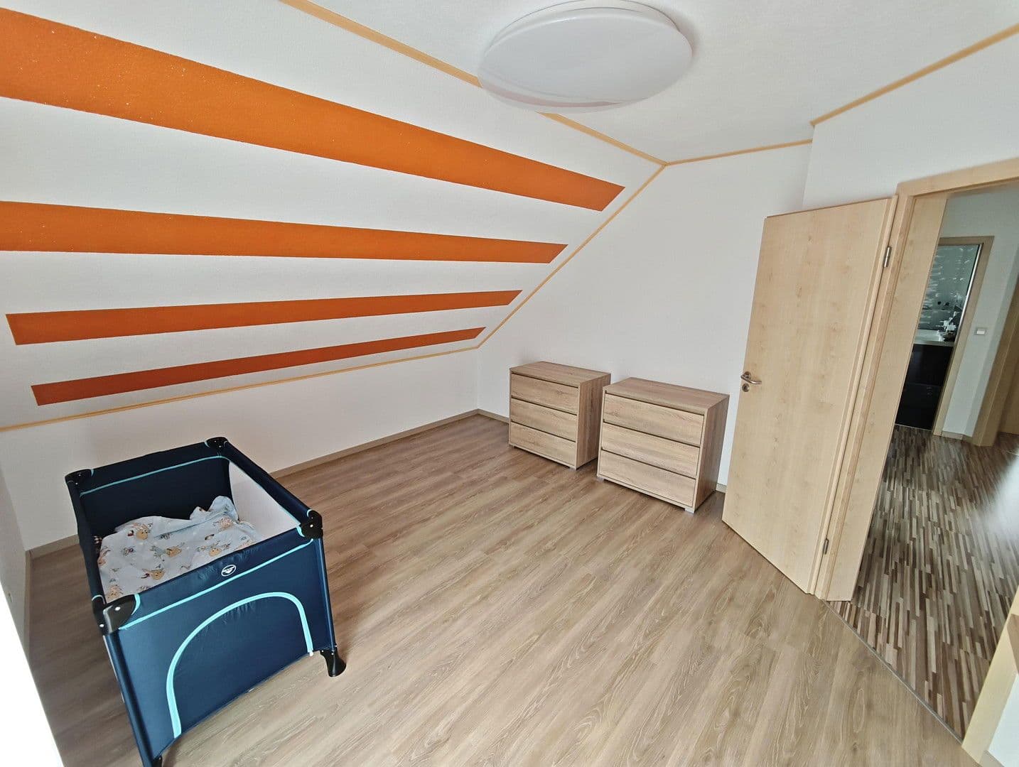 Predaj domu 133 m², pozemek 459 m², Eppingen, Bádensko-Wurttembersko Predaj domu 133 m², pozemek 459 m², Eppingen, Bádensko-Wurttembersko