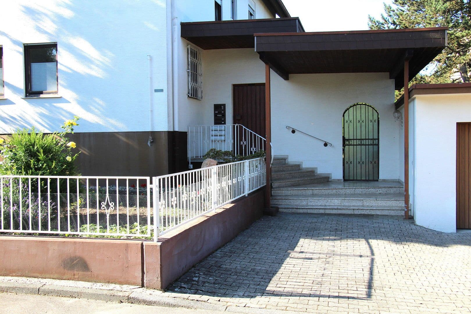 Predaj domu 410 m², pozemek 1.043 m², Bruchsal, Bádensko-Wurttembersko Predaj domu 410 m², pozemek 1.043 m², Bruchsal, Bádensko-Wurttembersko