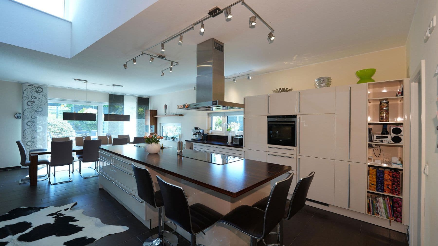 Predaj domu 268 m², pozemek 649 m², Barsinghausen, Dolné Sasko Predaj domu 268 m², pozemek 649 m², Barsinghausen, Dolné Sasko