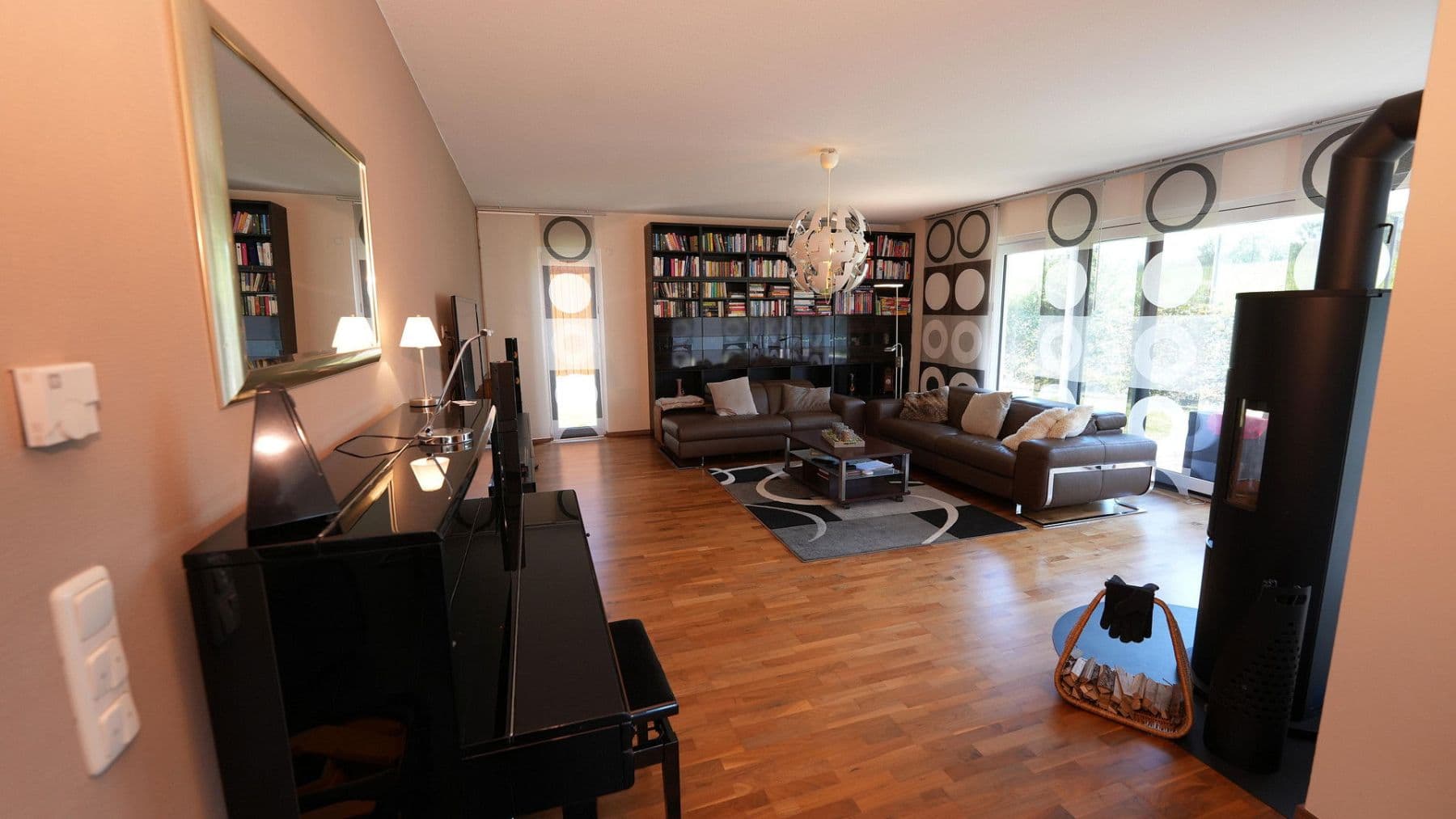 Predaj domu 268 m², pozemek 649 m², Barsinghausen, Dolné Sasko Predaj domu 268 m², pozemek 649 m², Barsinghausen, Dolné Sasko