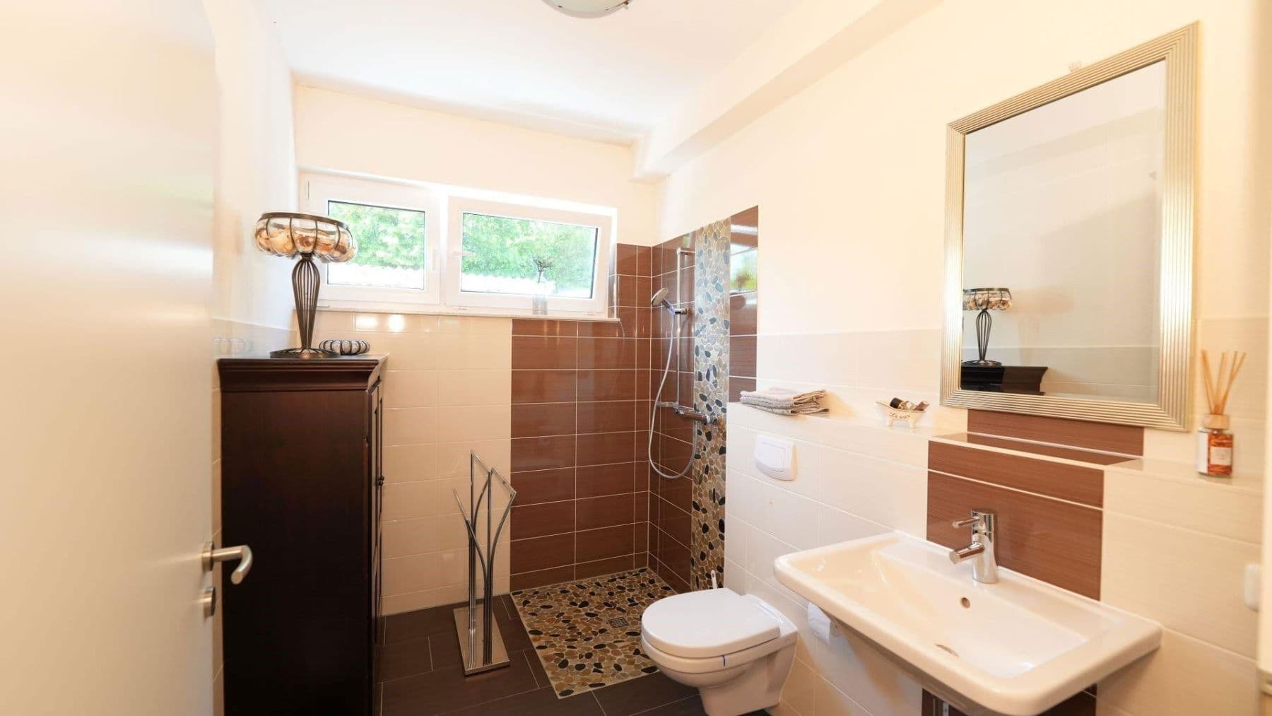 Predaj domu 268 m², pozemek 649 m², Barsinghausen, Dolné Sasko Predaj domu 268 m², pozemek 649 m², Barsinghausen, Dolné Sasko