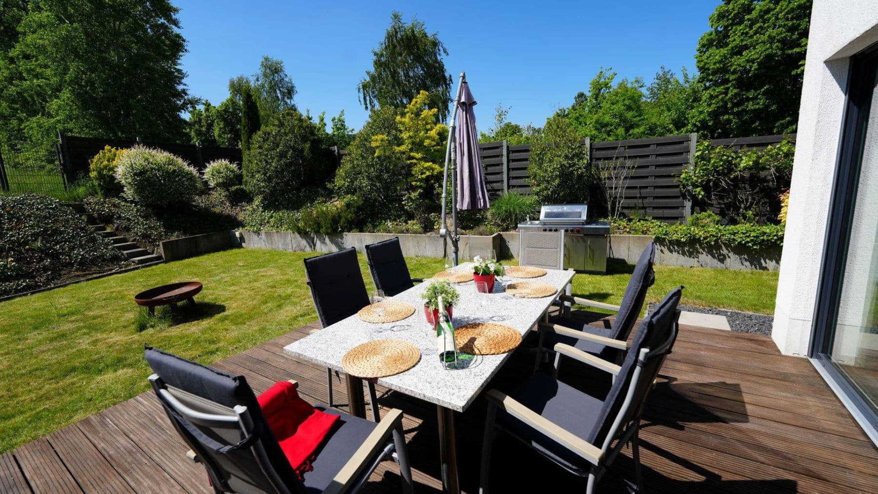 Predaj domu 268 m², pozemek 649 m², Barsinghausen, Dolné Sasko Predaj domu 268 m², pozemek 649 m², Barsinghausen, Dolné Sasko