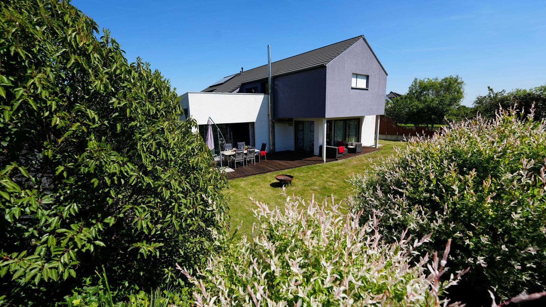 Predaj domu 268 m², pozemek 649 m², Barsinghausen, Dolné Sasko Predaj domu 268 m², pozemek 649 m², Barsinghausen, Dolné Sasko